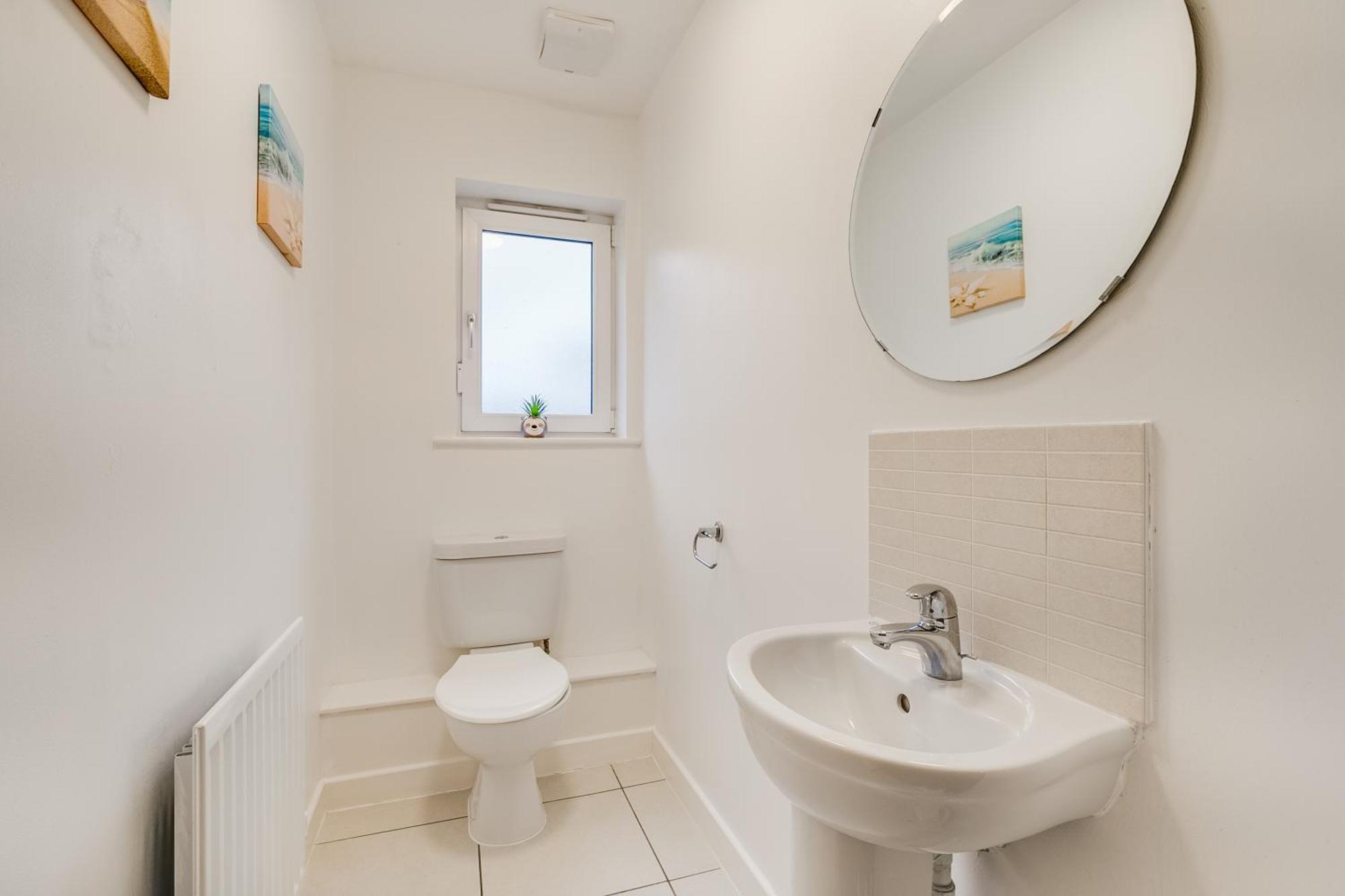 3 Bedroom Detached House Free Car Park Close To Town Airport Лутон Экстерьер фото